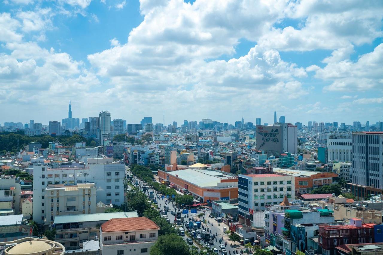 Holiday Inn & Suites Saigon Airport By Ihg Хошимин Экстерьер фото