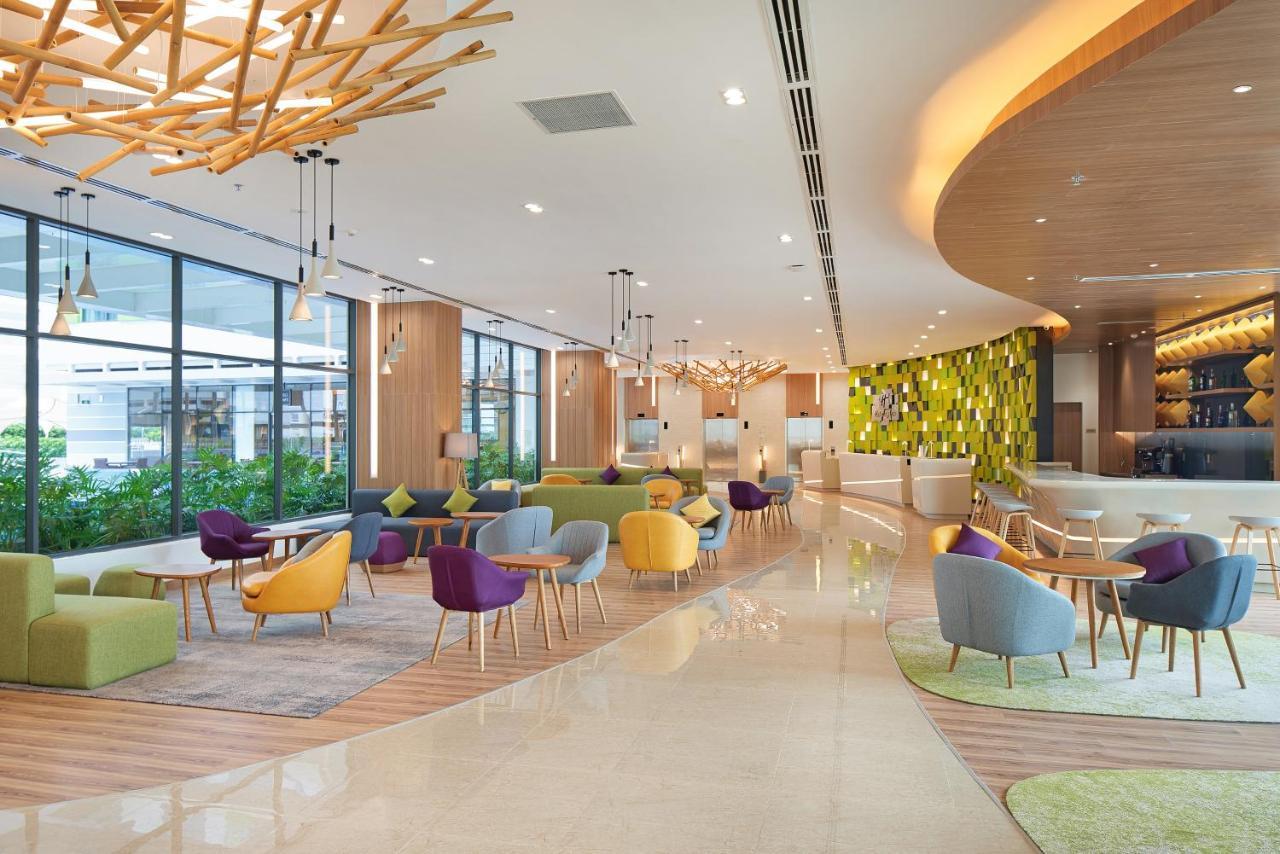 Holiday Inn & Suites Saigon Airport By Ihg Хошимин Экстерьер фото