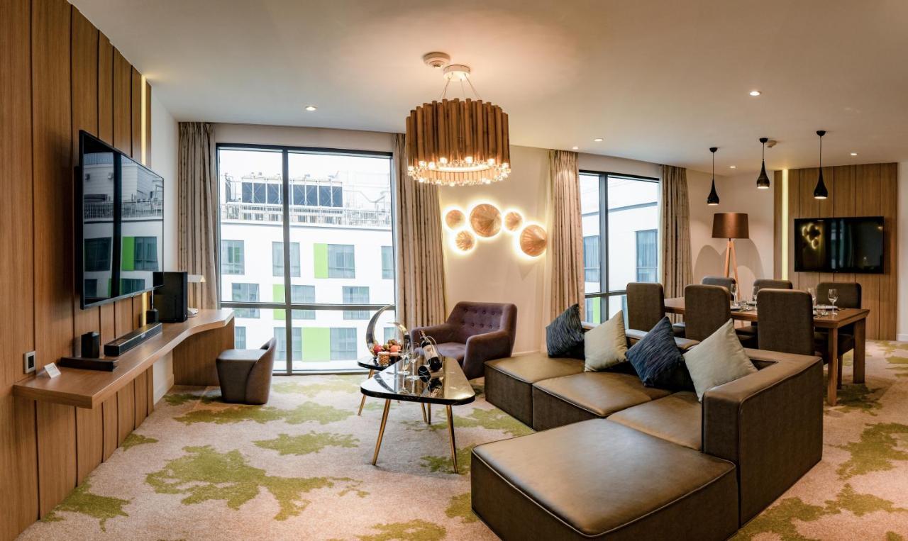 Holiday Inn & Suites Saigon Airport By Ihg Хошимин Экстерьер фото