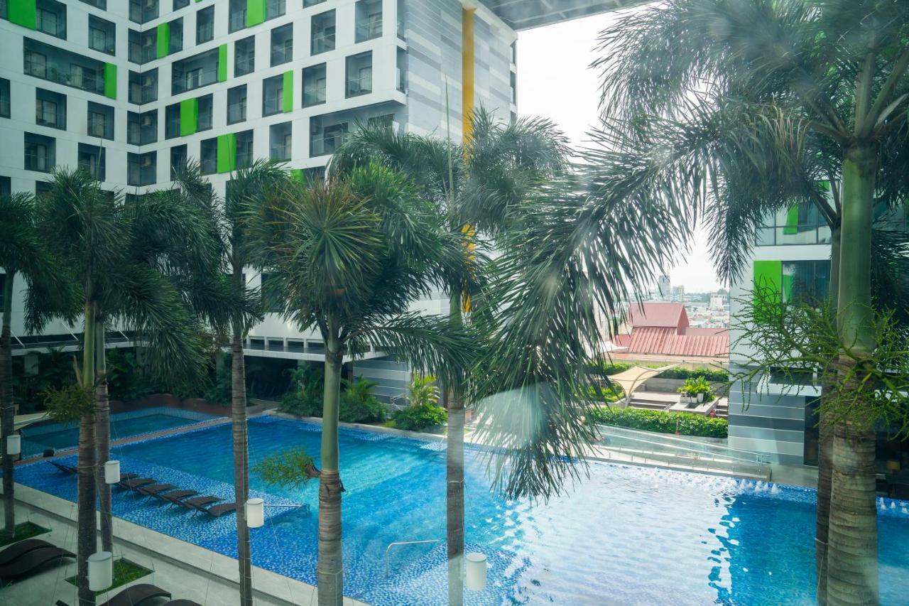 Holiday Inn & Suites Saigon Airport By Ihg Хошимин Экстерьер фото