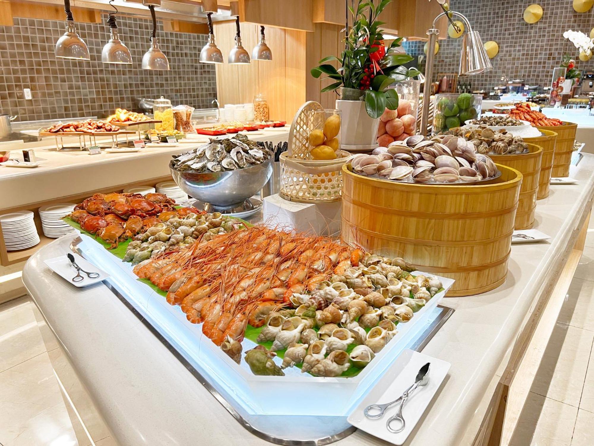 Holiday Inn & Suites Saigon Airport By Ihg Хошимин Экстерьер фото