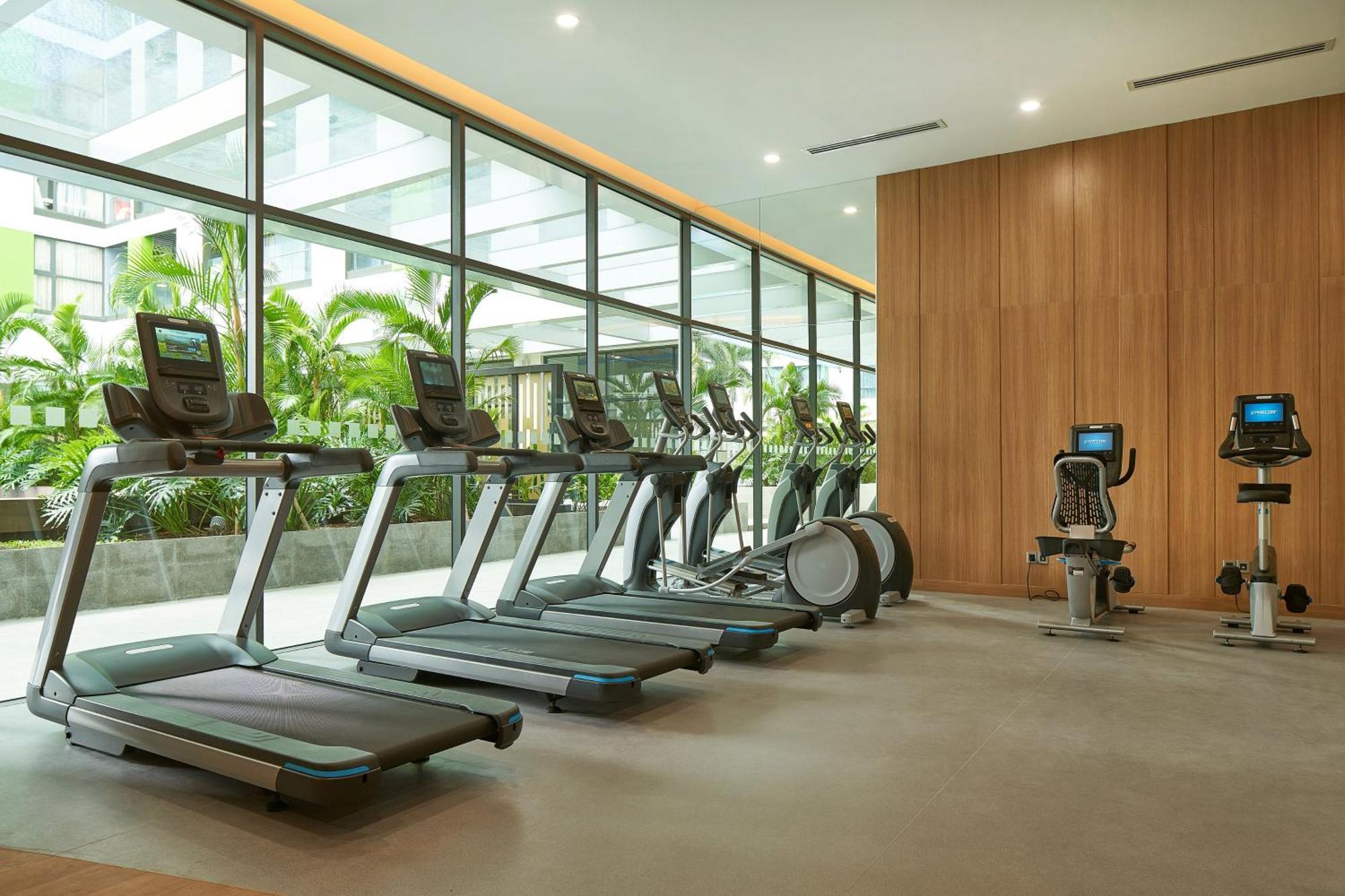 Holiday Inn & Suites Saigon Airport By Ihg Хошимин Экстерьер фото